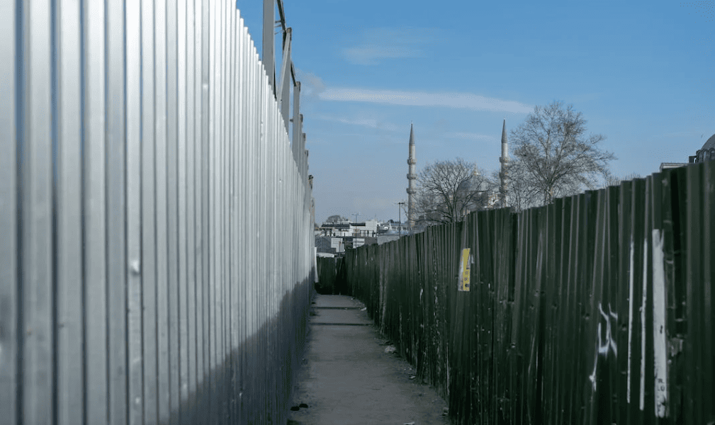 what are the benefits of installing a colorbond fence on your property 1